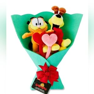 Garfield and Odie Plush Heart Bouquet